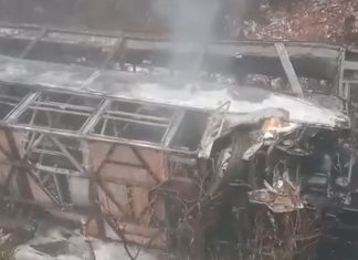 Τραγωδία στον Ισημερινό: Τουλάχιστον 11 νεκροί και 20 τραυματίες από πτώση λεωφορείου σε χαράδρα